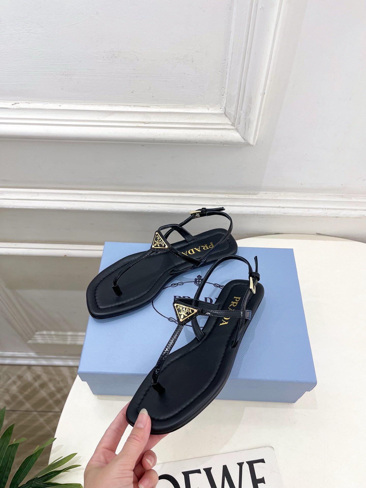 Prada Style Leather Women's Shoes style reference detail image 3 from source 784793