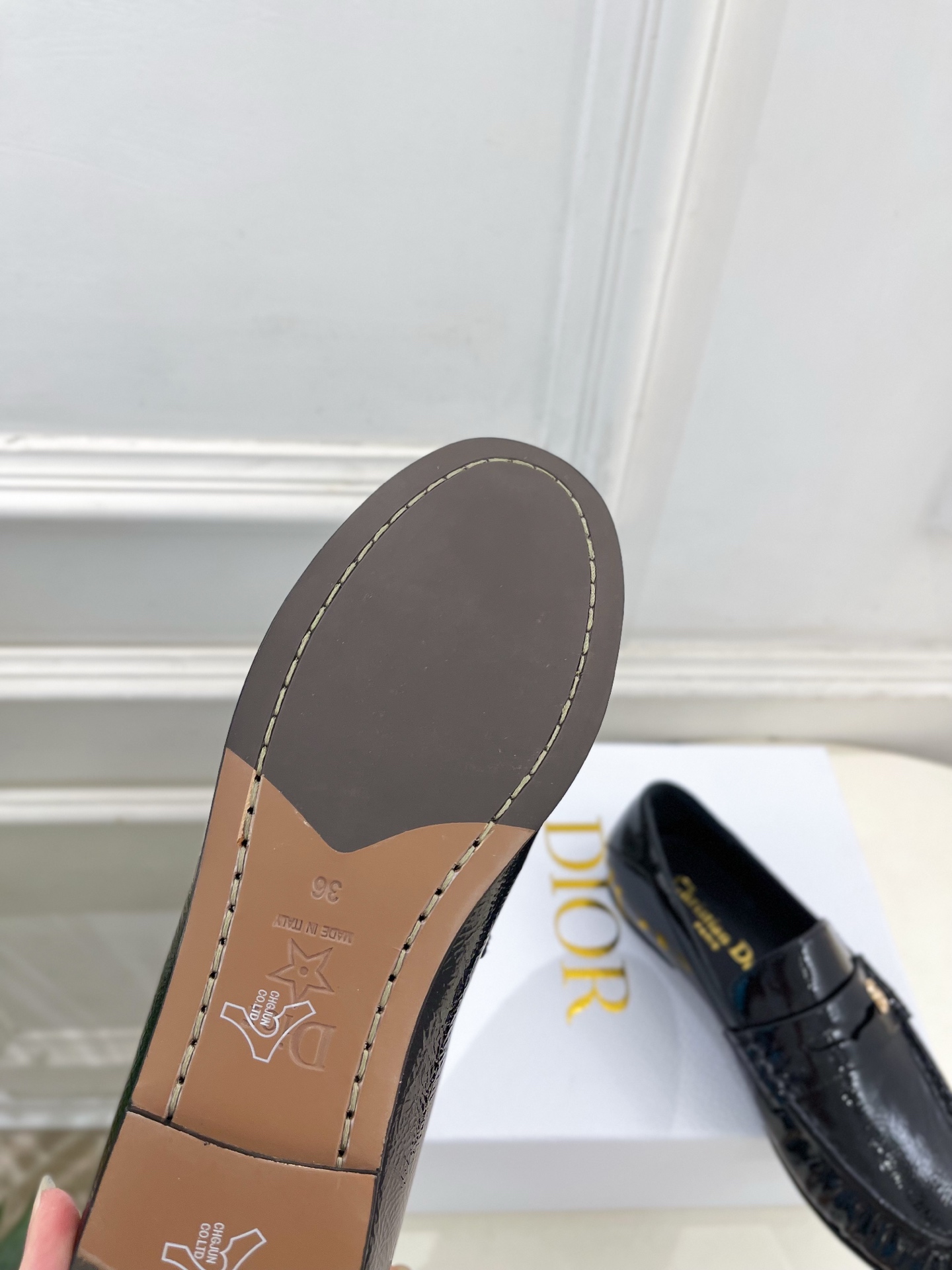 Dior |  迪奥 26𝐬𝐬 🧡💚2026春夏新品 顶级版本⚠️专柜主打新款  经典CD褶皱平底乐福鞋