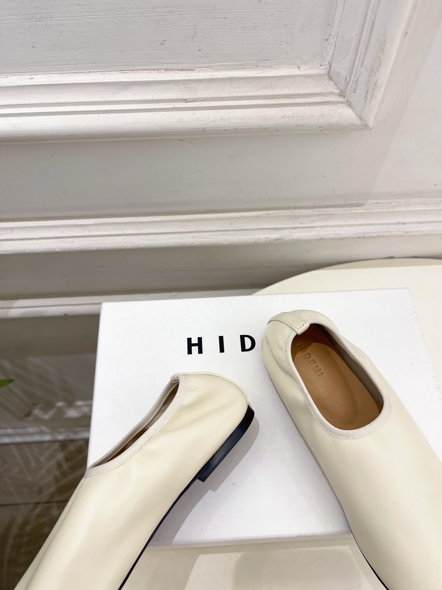 HIDEMI 2026春夏新品圆头松紧一脚蹬平底鞋—————————作为这两年最受欢迎的设计师牌，设计简