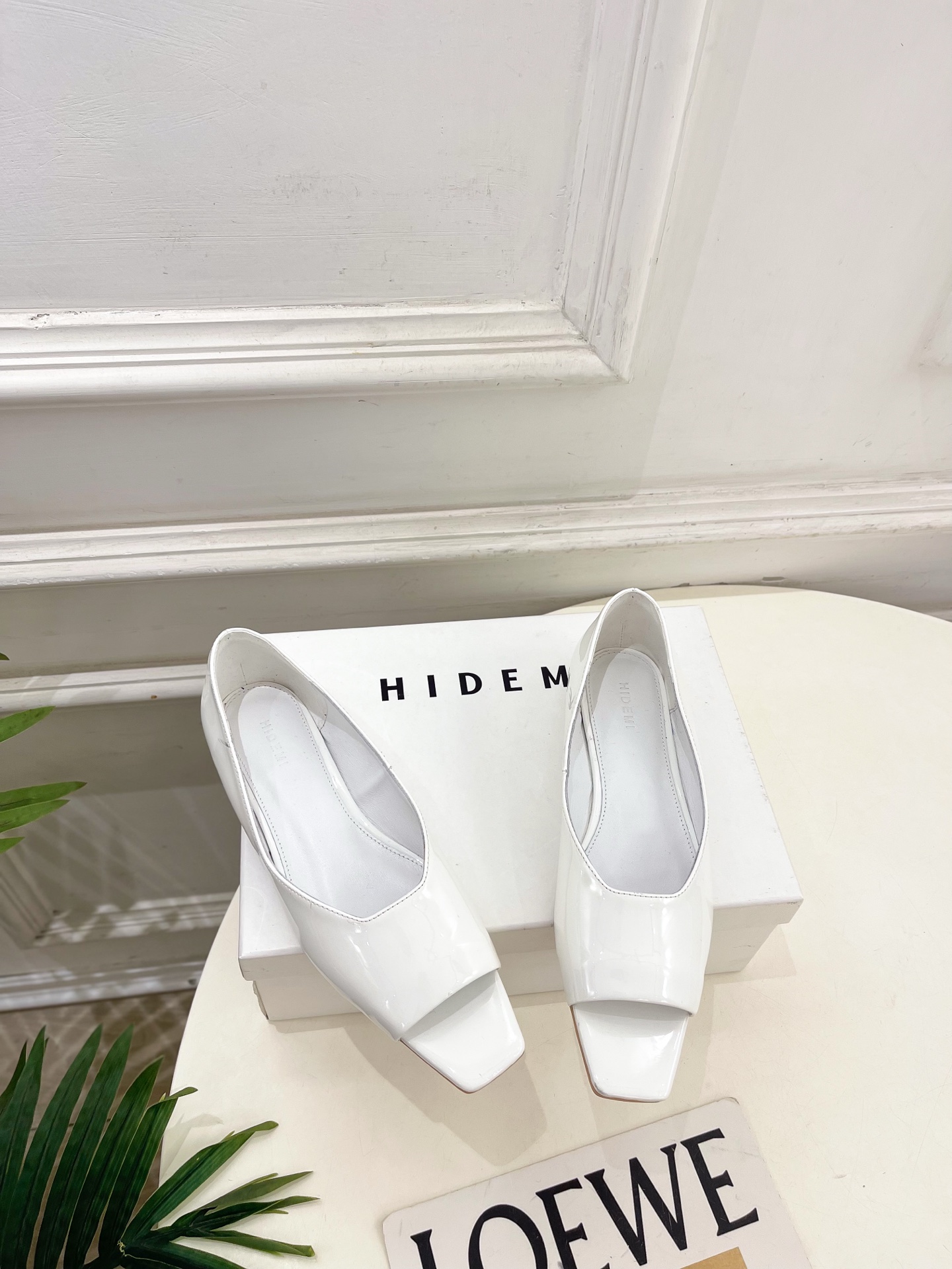HIDEMI 2026春夏新品极简方头鱼嘴平底单鞋—————————作为这两年最受欢迎的设计师牌，设计简