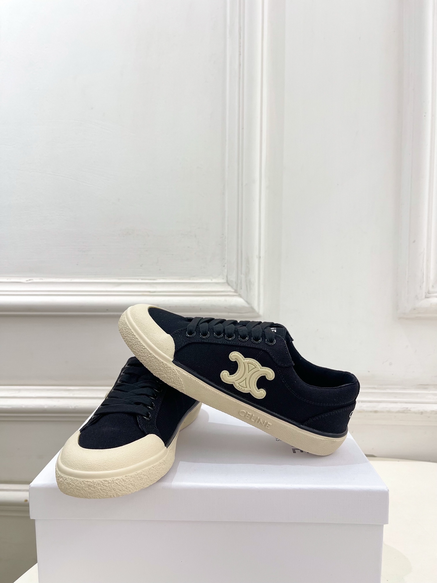 CELINE  | 赛琳  26𝐬𝐬 💛2026春夏新品凯旋门ALAN帆布低帮休闲运动鞋 上新！🔜 BS
