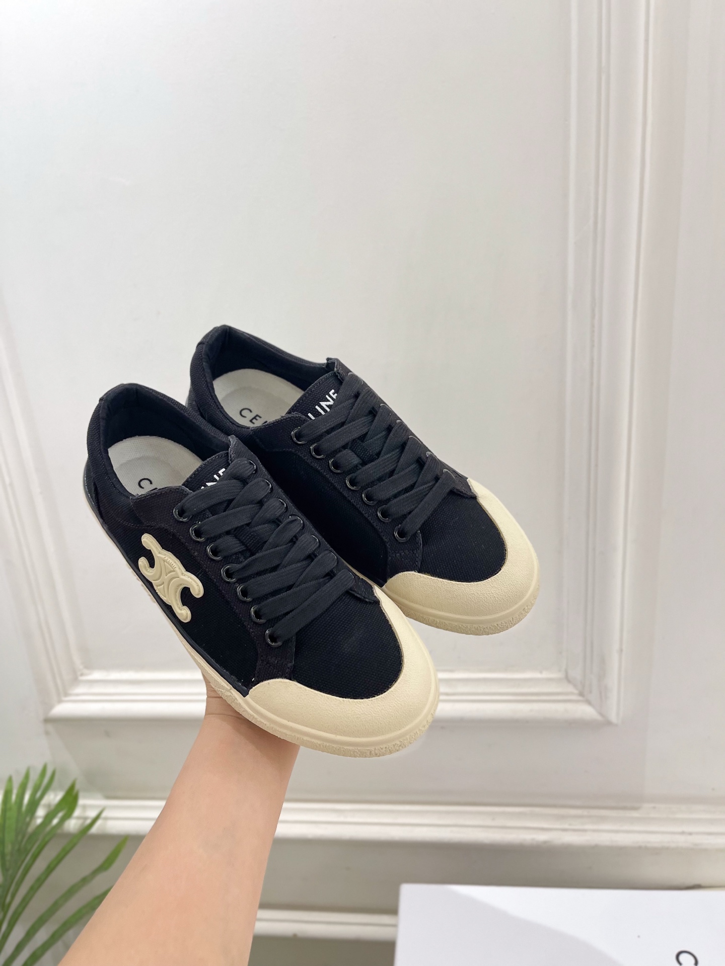 CELINE  | 赛琳  26𝐬𝐬 💛2026春夏新品凯旋门ALAN帆布低帮休闲运动鞋 上新！🔜 BS