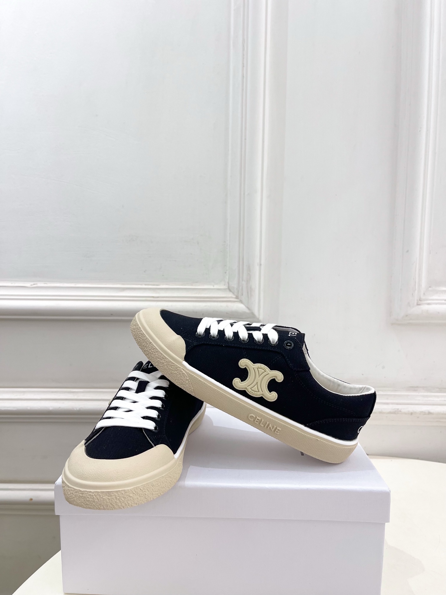 CELINE  | 赛琳  26𝐬𝐬 💛2026春夏新品凯旋门ALAN帆布低帮休闲运动鞋 上新！🔜 BS