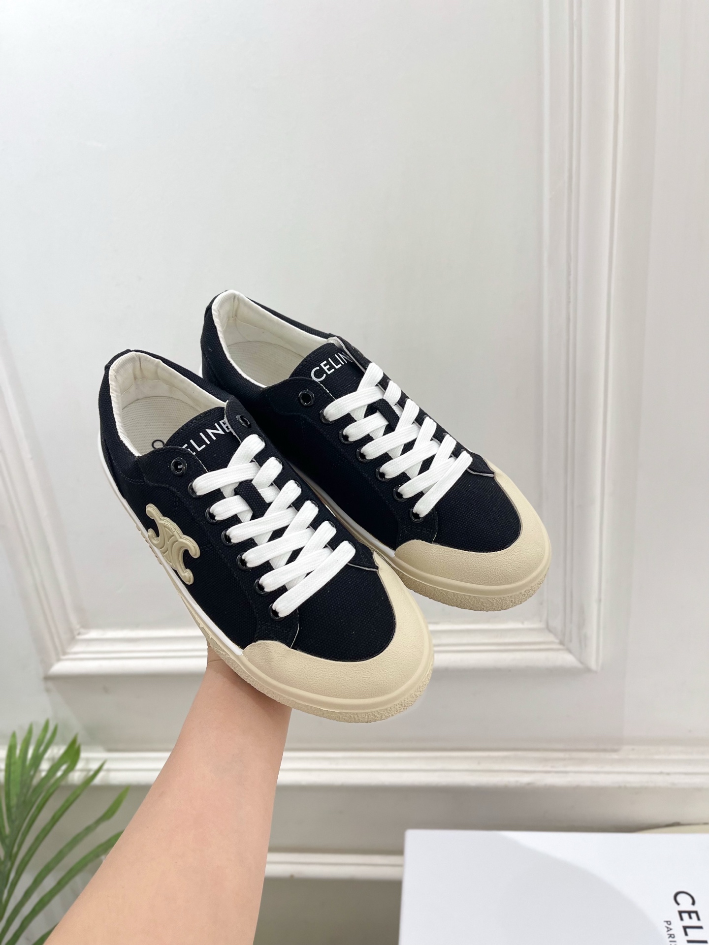 CELINE  | 赛琳  26𝐬𝐬 💛2026春夏新品凯旋门ALAN帆布低帮休闲运动鞋 上新！🔜 BS