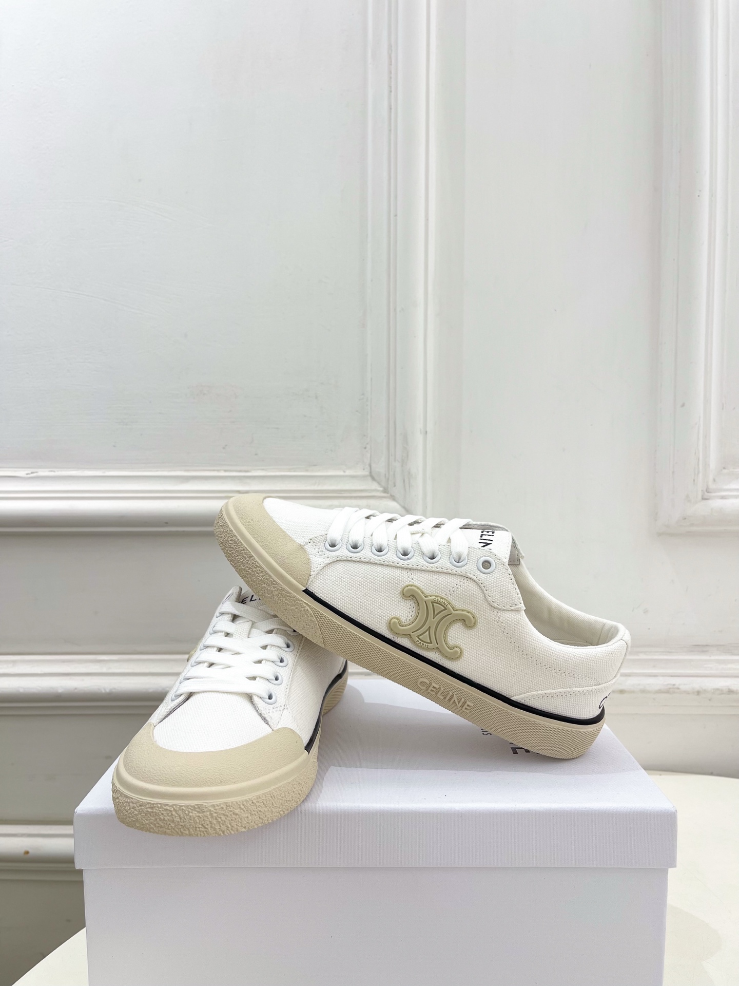 CELINE  | 赛琳  26𝐬𝐬 💛2026春夏新品凯旋门ALAN帆布低帮休闲运动鞋 上新！🔜 BS