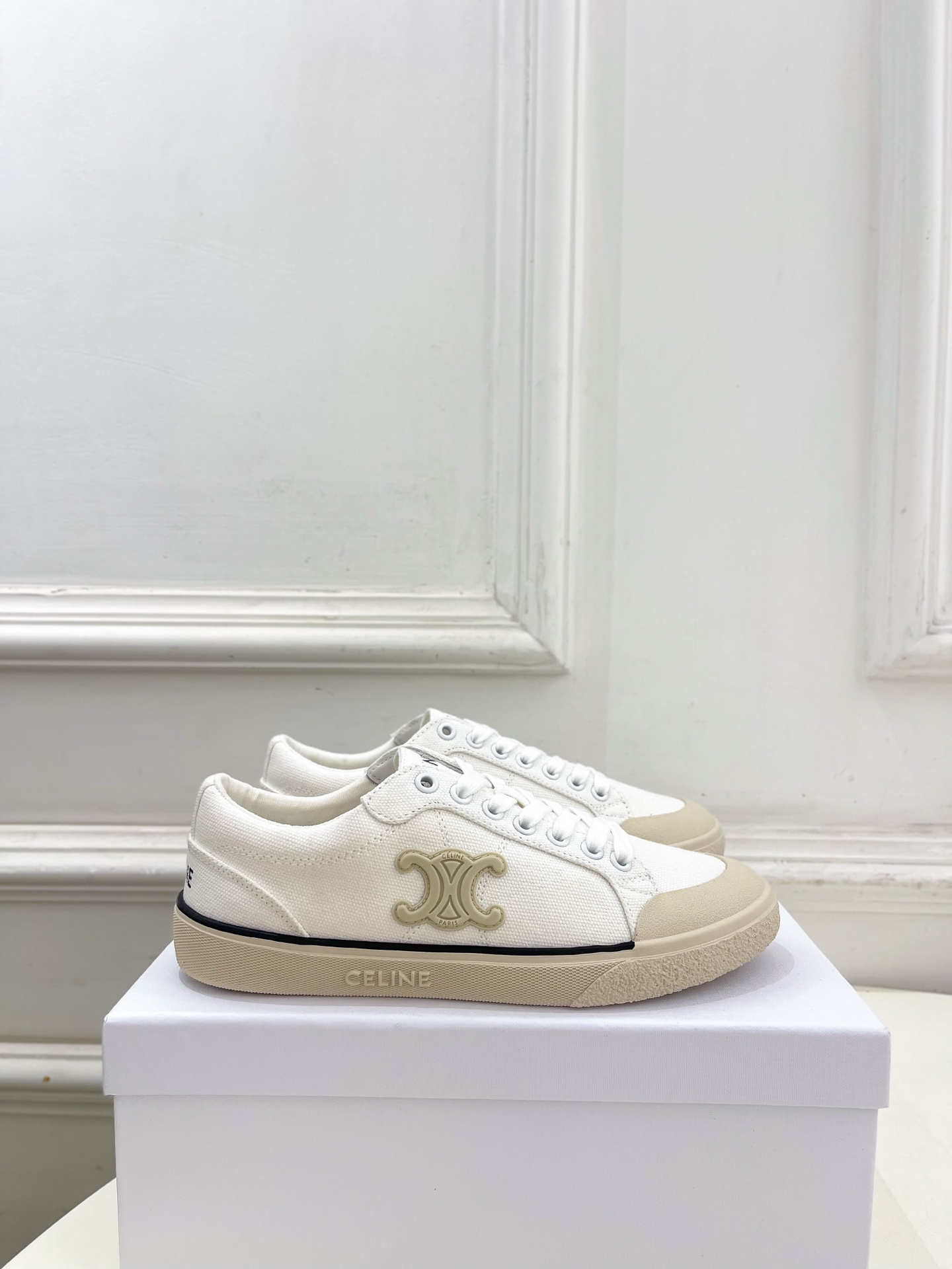 CELINE  | 赛琳  26𝐬𝐬 💛2026春夏新品凯旋门ALAN帆布低帮休闲运动鞋 上新！🔜 BS