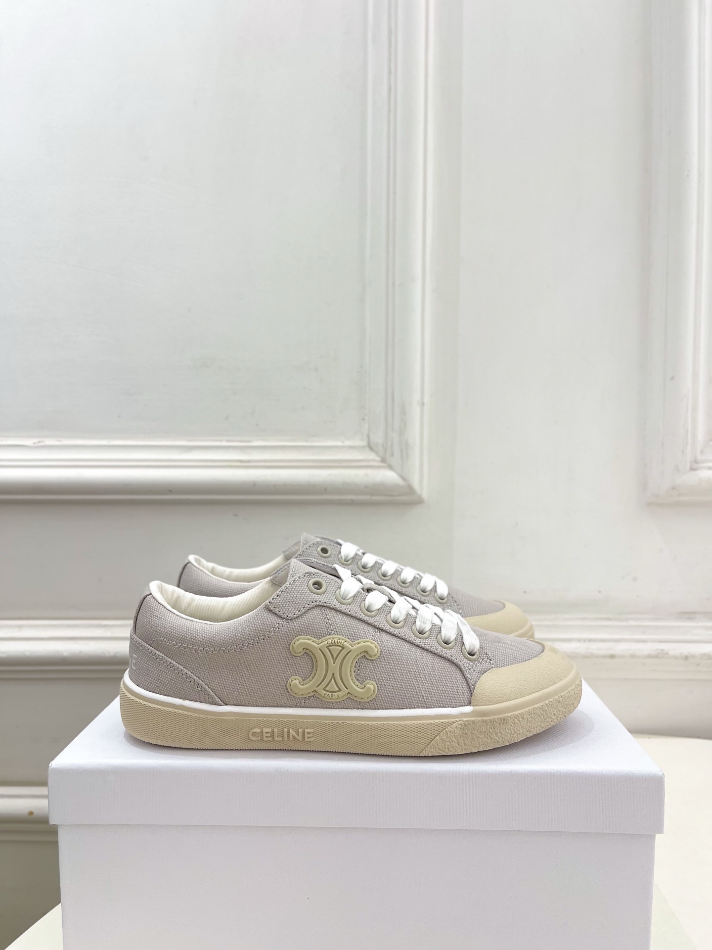 CELINE  | 赛琳  26𝐬𝐬 💛2026春夏新品凯旋门ALAN帆布低帮休闲运动鞋 上新！🔜 BS