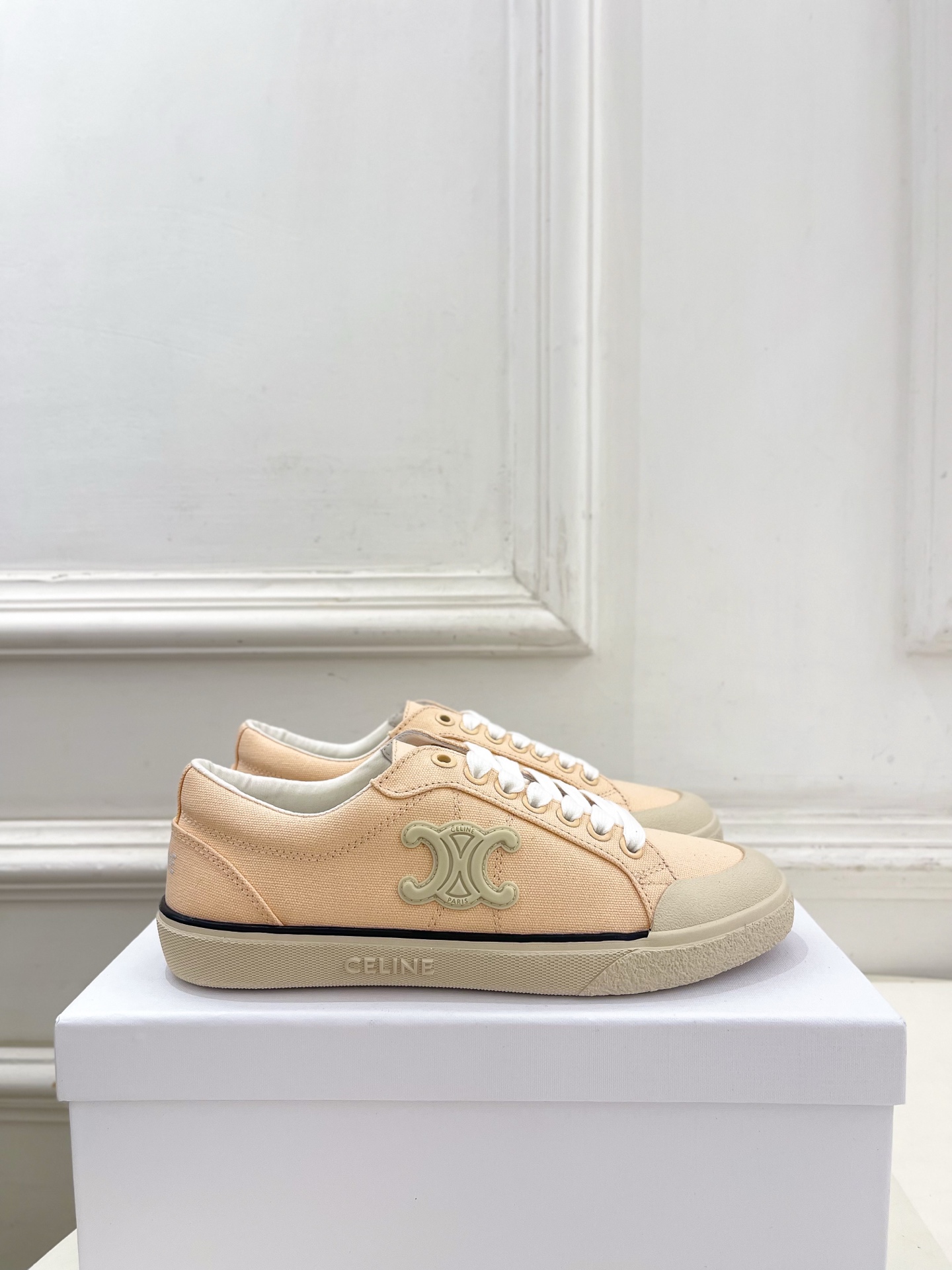 CELINE  | 赛琳  26𝐬𝐬 💛2026春夏新品凯旋门ALAN帆布低帮休闲运动鞋 上新！🔜 BS