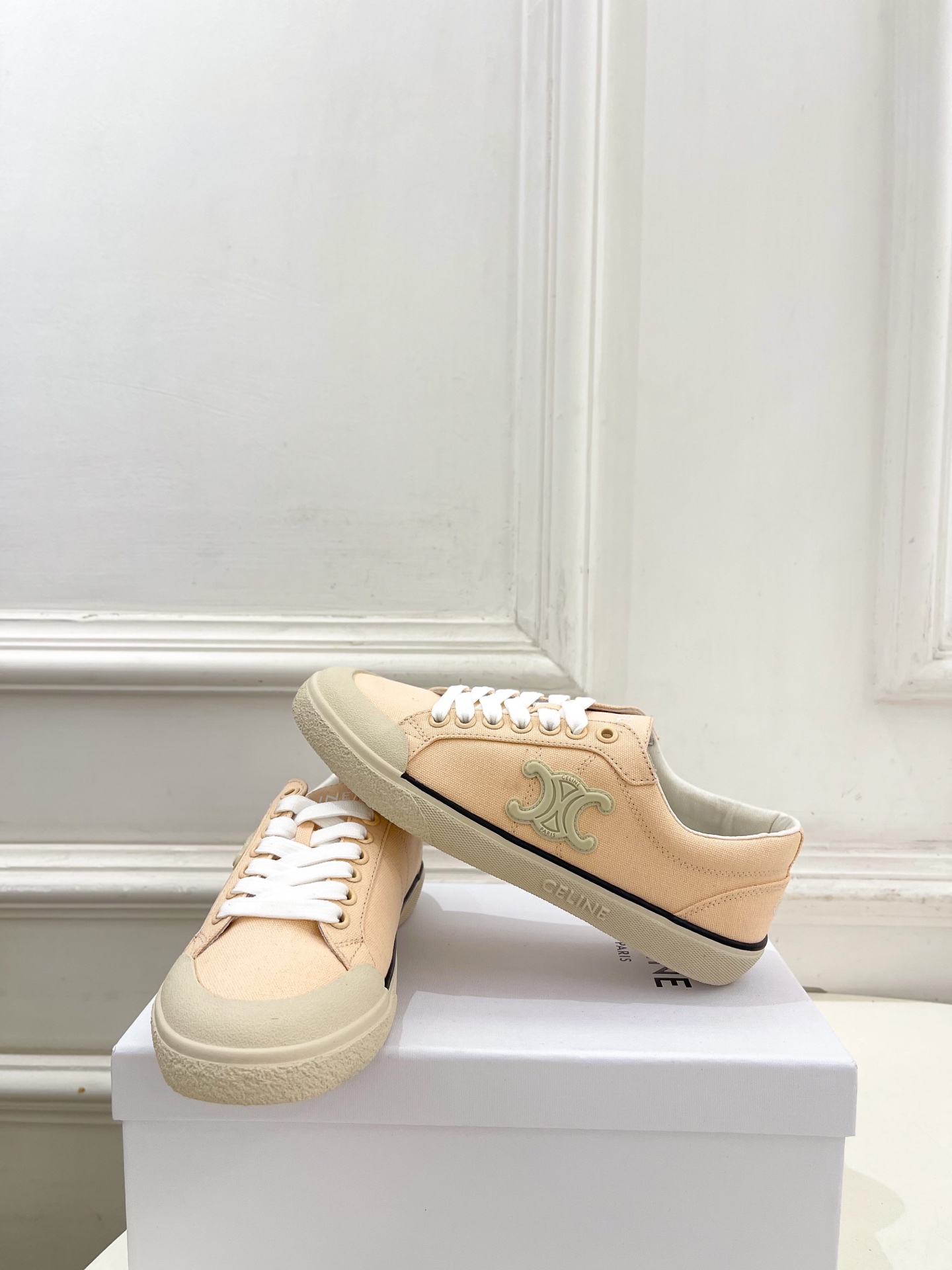 CELINE  | 赛琳  26𝐬𝐬 💛2026春夏新品凯旋门ALAN帆布低帮休闲运动鞋 上新！🔜 BS