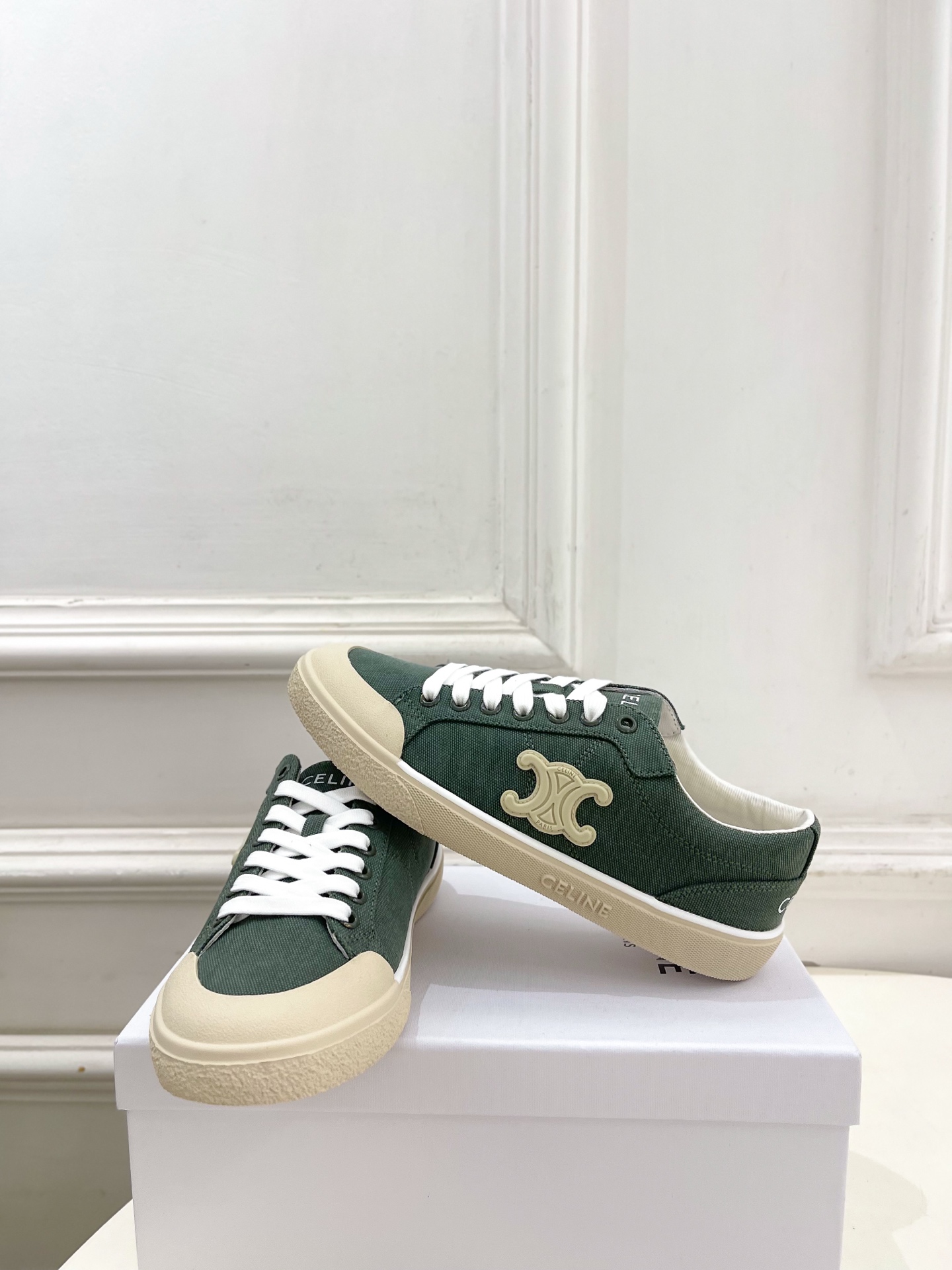CELINE  | 赛琳  26𝐬𝐬 💛2026春夏新品凯旋门ALAN帆布低帮休闲运动鞋 上新！🔜 BS