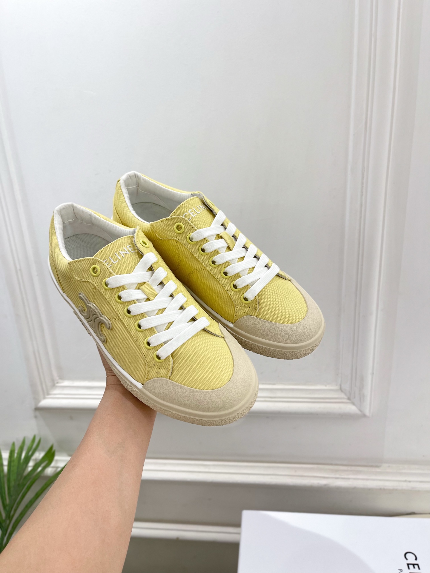 CELINE  | 赛琳  26𝐬𝐬 💛2026春夏新品凯旋门ALAN帆布低帮休闲运动鞋 上新！🔜 BS