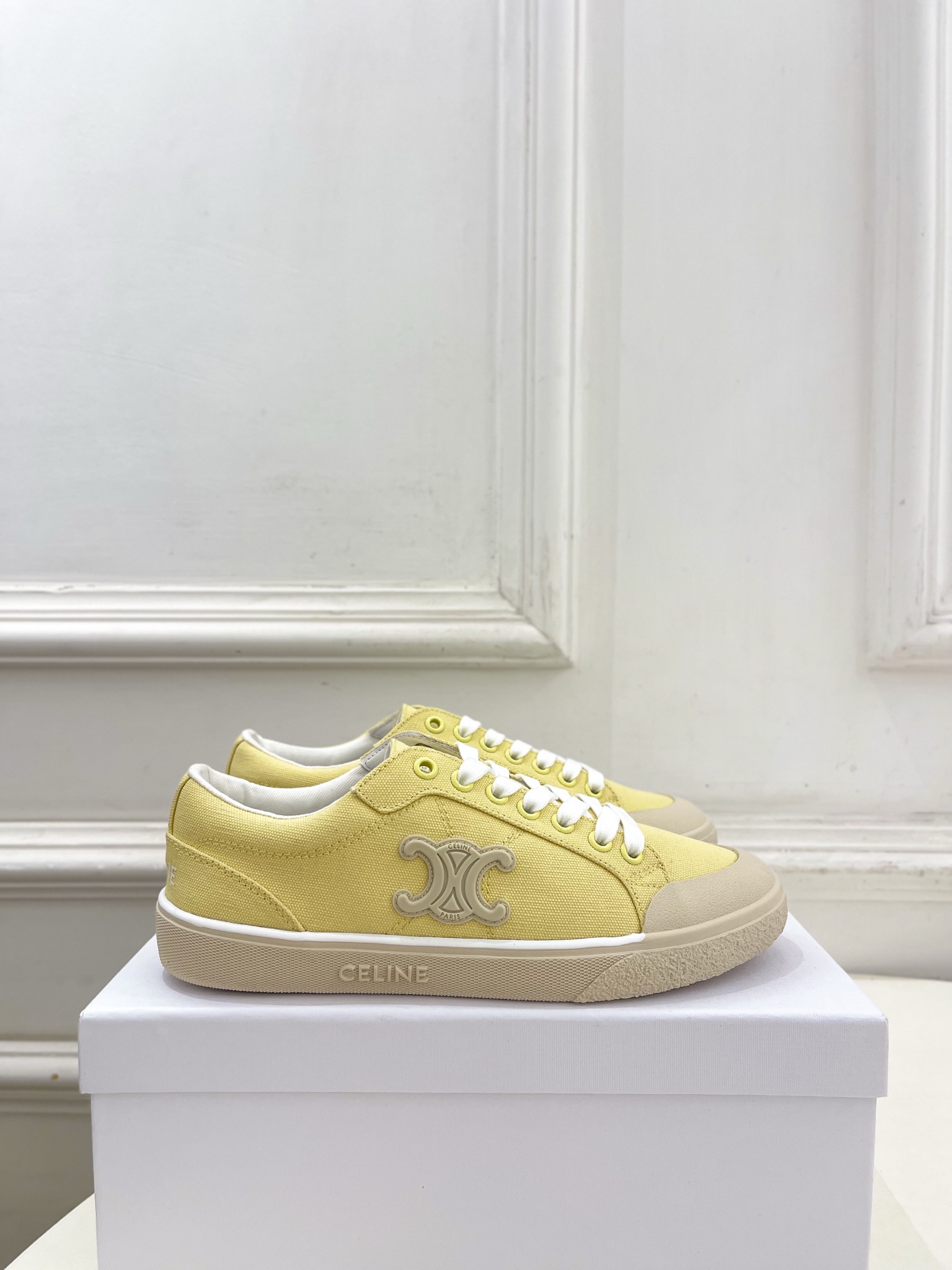 CELINE  | 赛琳  26𝐬𝐬 💛2026春夏新品凯旋门ALAN帆布低帮休闲运动鞋 上新！🔜 BS
