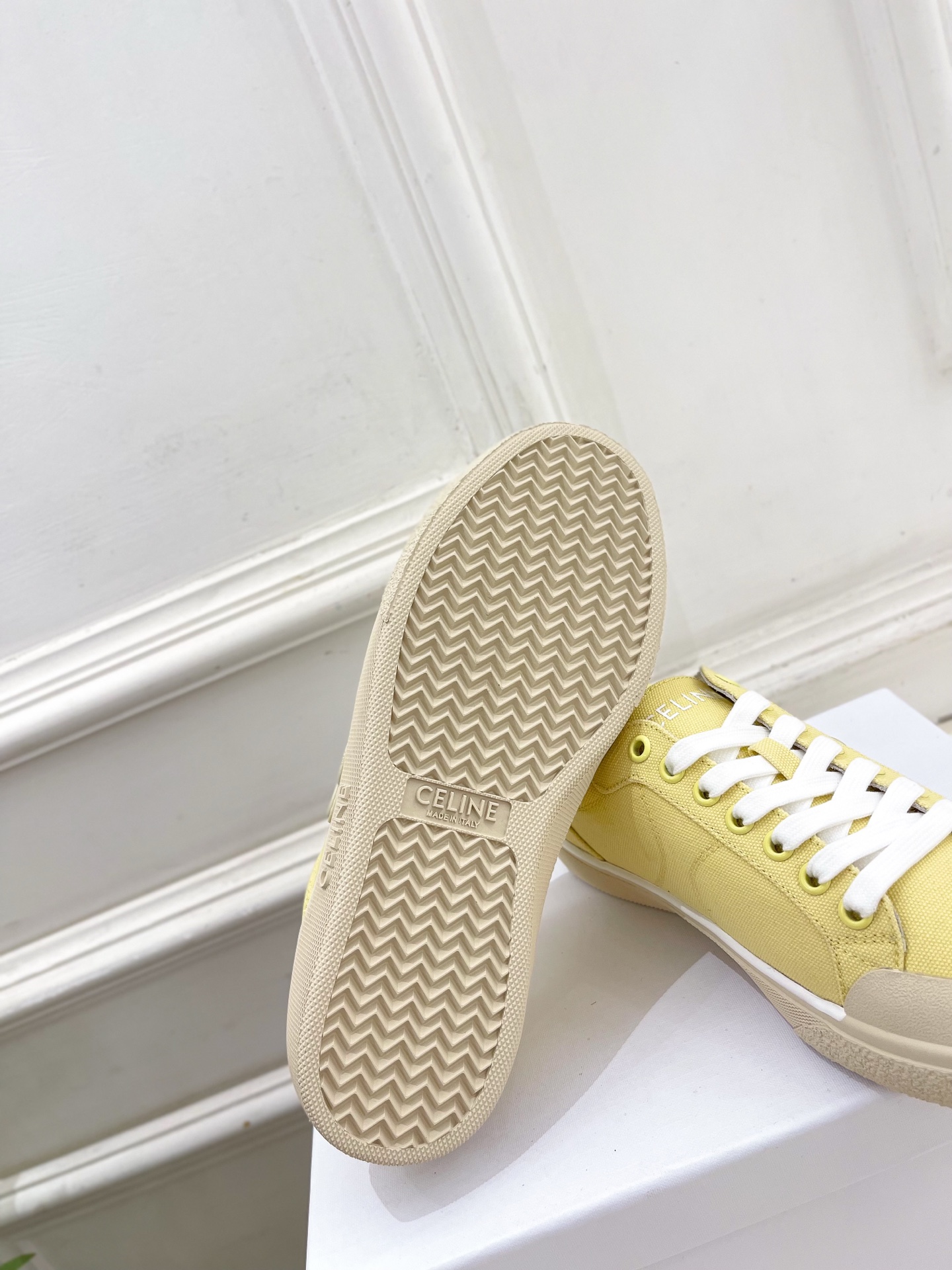 CELINE  | 赛琳  26𝐬𝐬 💛2026春夏新品凯旋门ALAN帆布低帮休闲运动鞋 上新！🔜 BS
