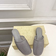 The row 2026春夏新品 TR水钻镂空网纱半拖鞋—————————作为这两年最受欢迎的设计师牌, The row 2026春夏新品 TR水钻镂空网纱半拖鞋—————————作为这两年最受欢迎的设计师牌,