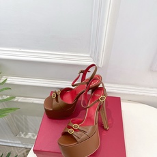 Valentino 华伦天奴 26𝐬𝐬2026春夏新品 VT双扣带防水台高跟凉鞋 上新☑️—————— Valentino 华伦天奴 26𝐬𝐬2026春夏新品 VT双扣带防水台高跟凉鞋 上新☑️——————
