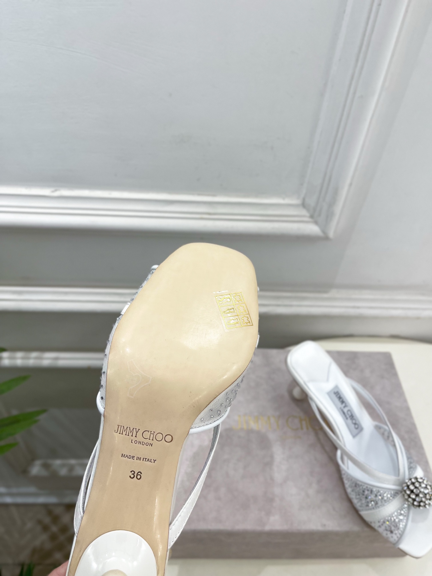 JimmyChoo 吉米周 26𝐬𝐬 ———    ✨ 2026春夏新品 专柜最新JC水钻球网纱高跟拖鞋