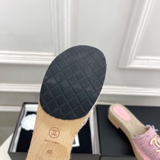 𝐂𝐇𝐀𝐍𝐄𝐋 | 小香 26𝐬𝐬 🦋2026春夏新品 专柜经典款 小香双C麻绳实木底厚底拖鞋 系列 𝐂𝐇𝐀𝐍𝐄𝐋 | 小香 26𝐬𝐬 🦋2026春夏新品 专柜经典款 小香双C麻绳实木底厚底拖鞋 系列