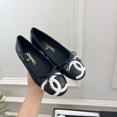 𝐂𝐇𝐀𝐍𝐄𝐋 | 小香 26𝐬𝐬 🦋2026 春夏新品 专柜经典走秀款 小香双C拼色菱格蝴蝶结芭蕾 𝐂𝐇𝐀𝐍𝐄𝐋 | 小香 26𝐬𝐬 🦋2026 春夏新品 专柜经典走秀款 小香双C拼色菱格蝴蝶结芭蕾