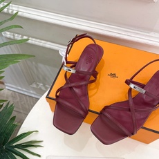 🐎𝐇𝐄𝐑𝐌𝐄* 爱玛仕 26𝐬𝐬 🌈2026春夏新品 顶级版本‼️ 经典kelly扣细带猫跟凉鞋 系列〰 🐎𝐇𝐄𝐑𝐌𝐄* 爱玛仕 26𝐬𝐬 🌈2026春夏新品 顶级版本‼️ 经典kelly扣细带猫跟凉鞋 系列〰