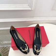 Ferragamo|菲拉格慕26𝐬𝐬2026春夏新品 金属皮带扣粗跟单鞋 火爆上新! 这鞋绝对是黑马选 Ferragamo|菲拉格慕26𝐬𝐬2026春夏新品 金属皮带扣粗跟单鞋 火爆上新! 这鞋绝对是黑马选