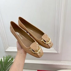 Ferragamo|菲拉格慕26𝐬𝐬2026春夏新品 金属皮带扣粗跟单鞋 火爆上新! 这鞋绝对是黑马选 Ferragamo|菲拉格慕26𝐬𝐬2026春夏新品 金属皮带扣粗跟单鞋 火爆上新! 这鞋绝对是黑马选