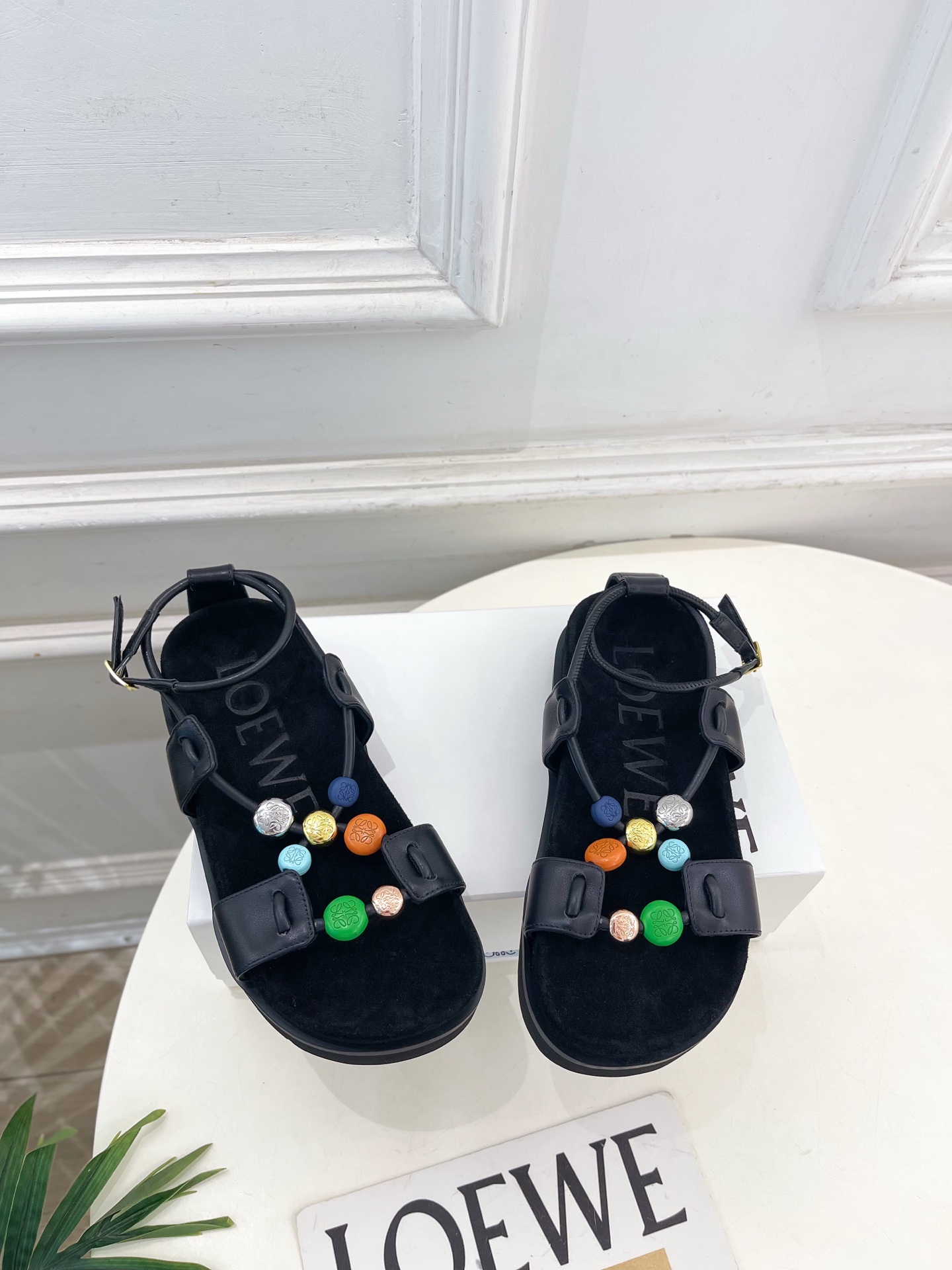 LOEWE 罗意威 2026春夏新品Pebble Beads彩虹珠珠罗马凉鞋—————————LOEWE