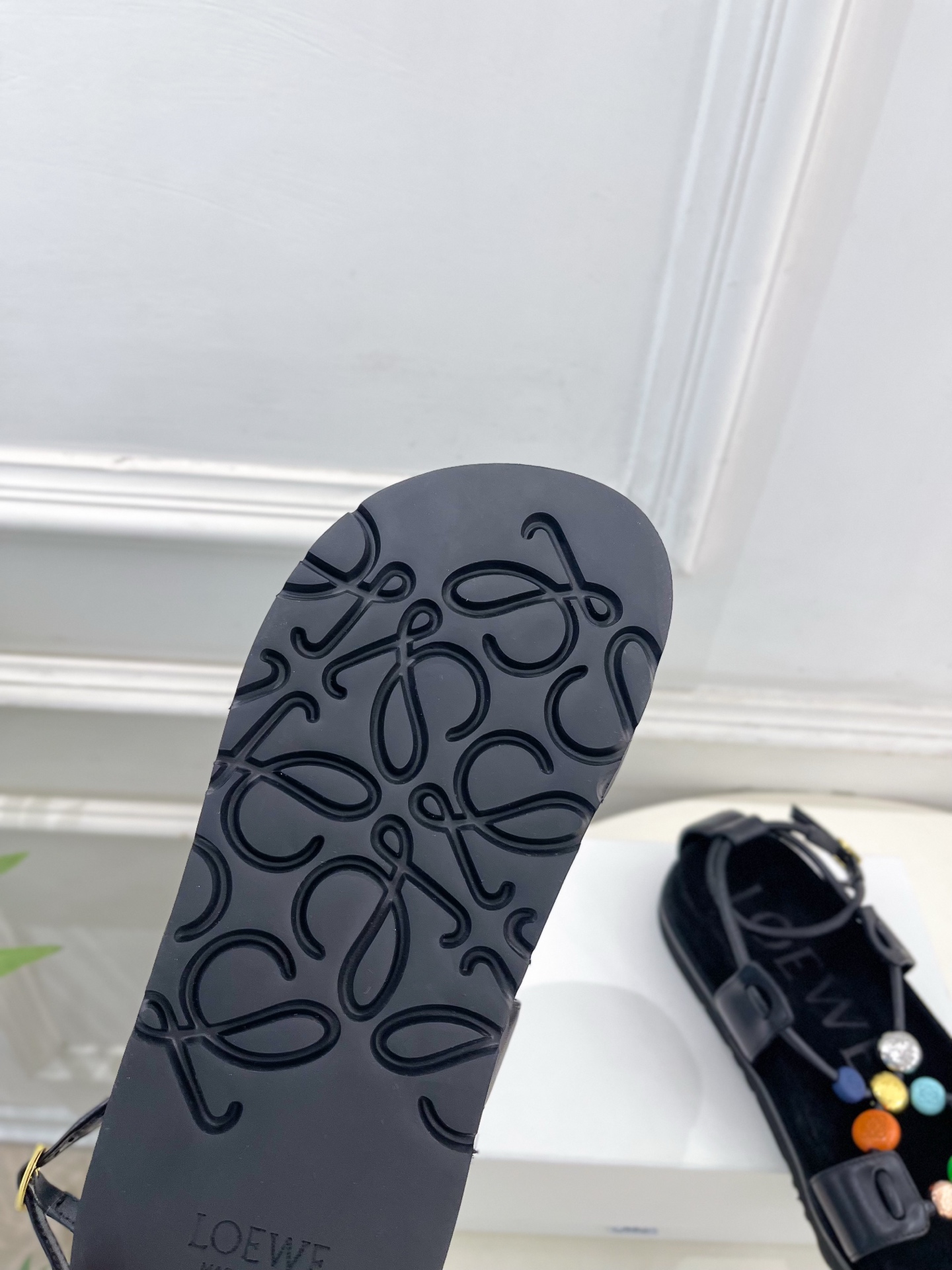 LOEWE 罗意威 2026春夏新品Pebble Beads彩虹珠珠罗马凉鞋—————————LOEWE