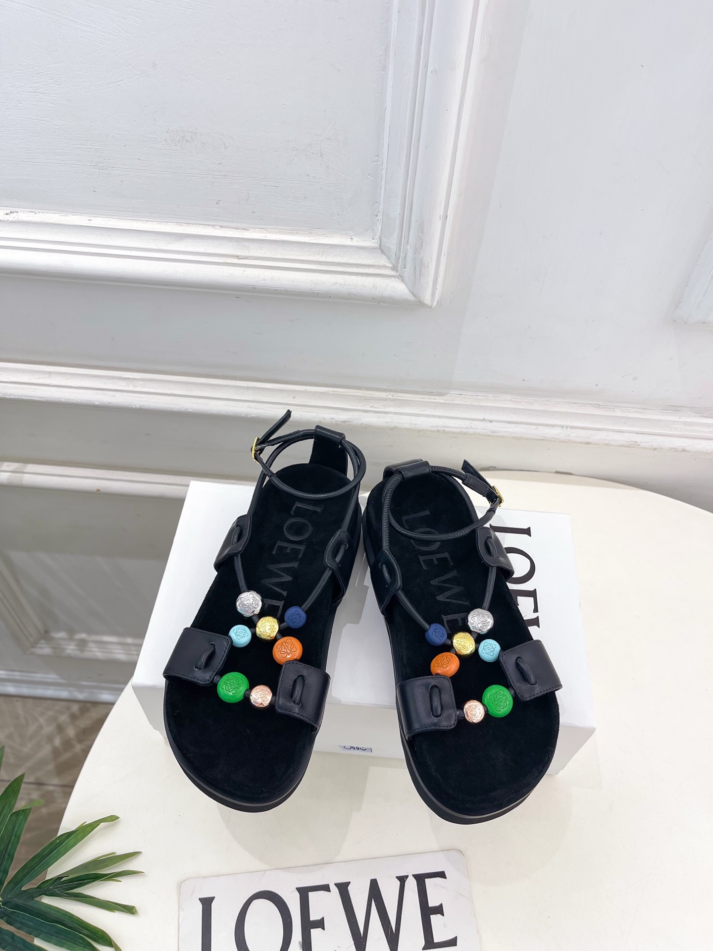 LOEWE 罗意威 2026春夏新品Pebble Beads彩虹珠珠罗马凉鞋—————————LOEWE