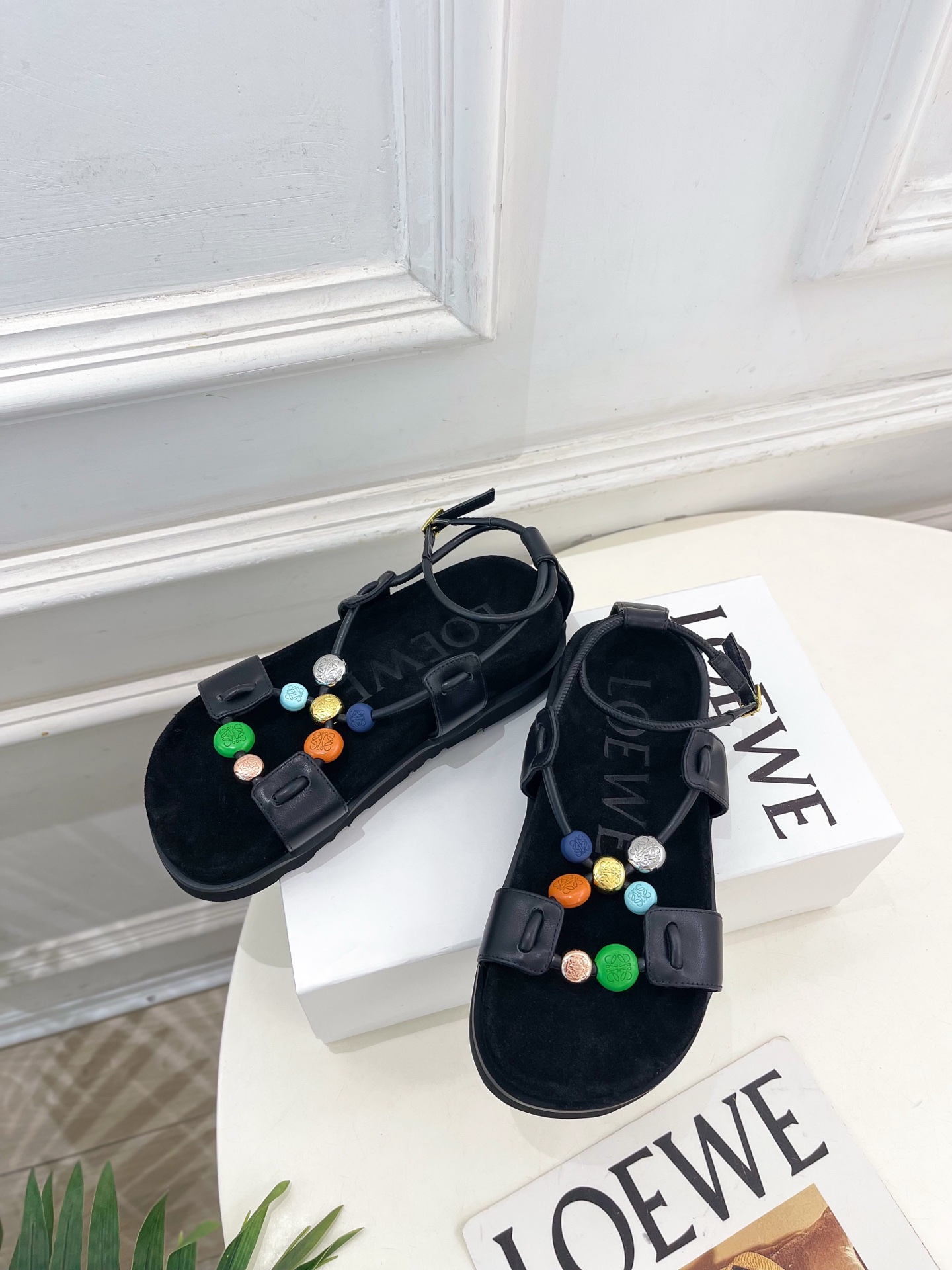 LOEWE 罗意威 2026春夏新品Pebble Beads彩虹珠珠罗马凉鞋—————————LOEWE