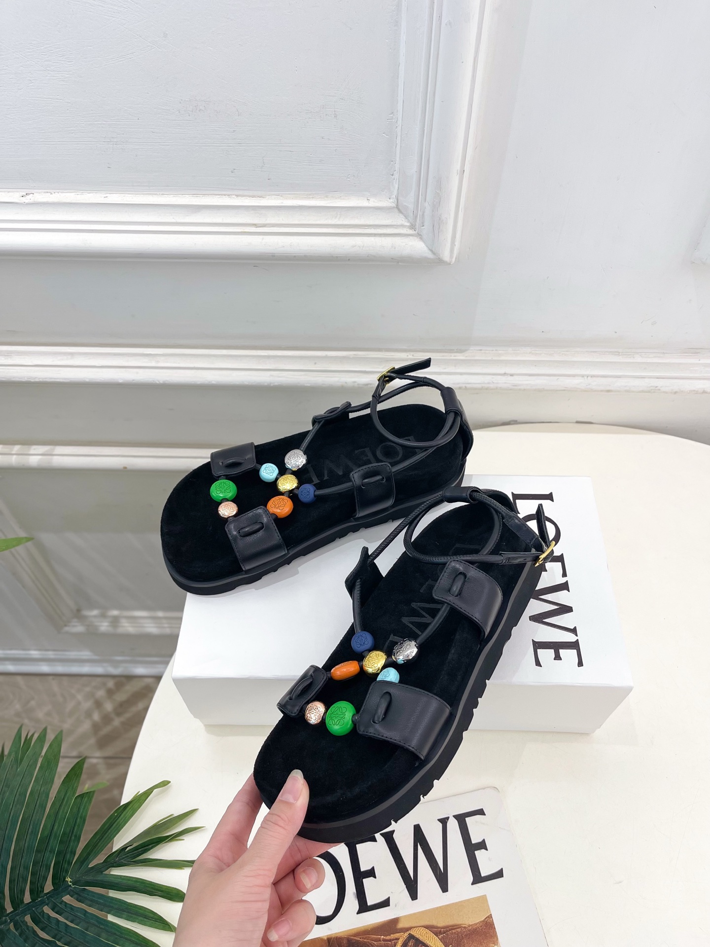 LOEWE 罗意威 2026春夏新品Pebble Beads彩虹珠珠罗马凉鞋—————————LOEWE