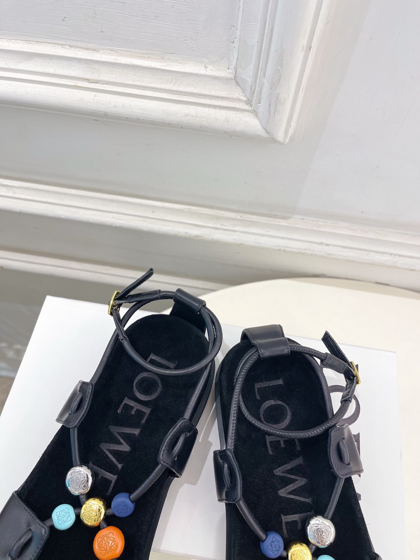 LOEWE 罗意威 2026春夏新品Pebble Beads彩虹珠珠罗马凉鞋—————————LOEWE