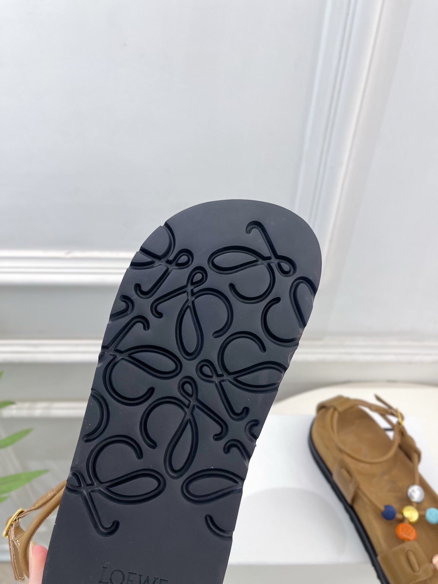 LOEWE 罗意威 2026春夏新品Pebble Beads彩虹珠珠罗马凉鞋—————————LOEWE