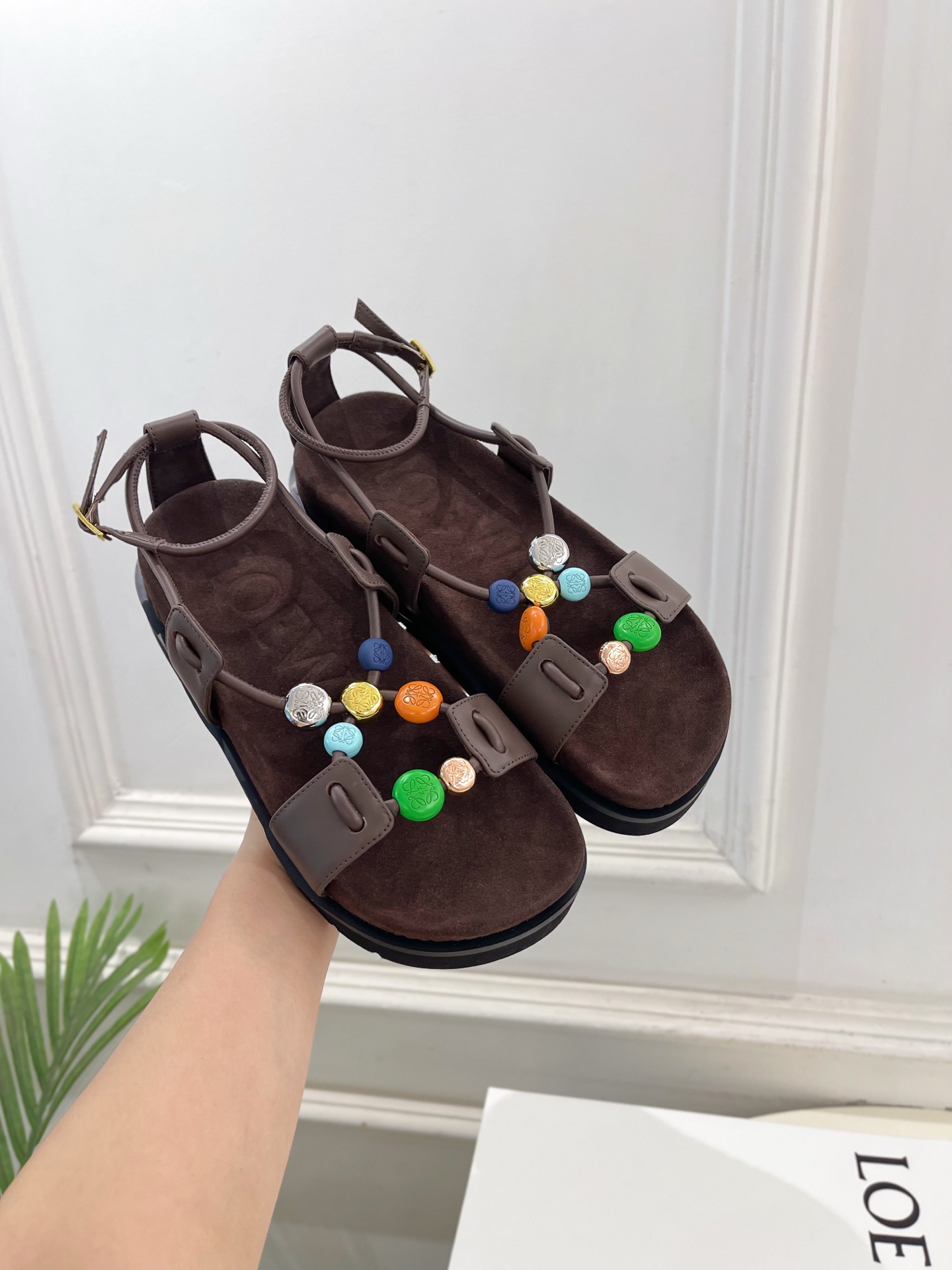 LOEWE 罗意威 2026春夏新品Pebble Beads彩虹珠珠罗马凉鞋—————————LOEWE