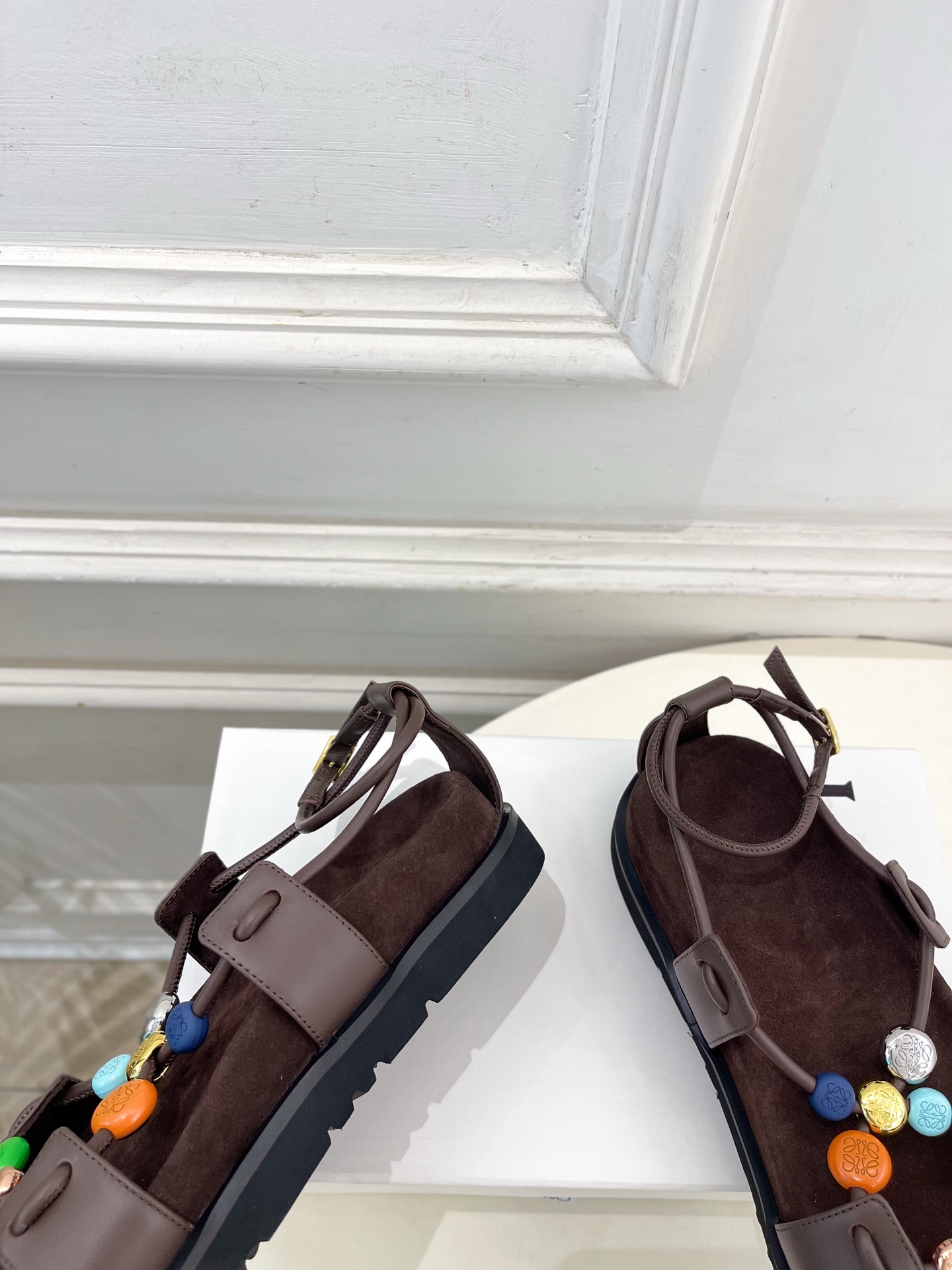 LOEWE 罗意威 2026春夏新品Pebble Beads彩虹珠珠罗马凉鞋—————————LOEWE