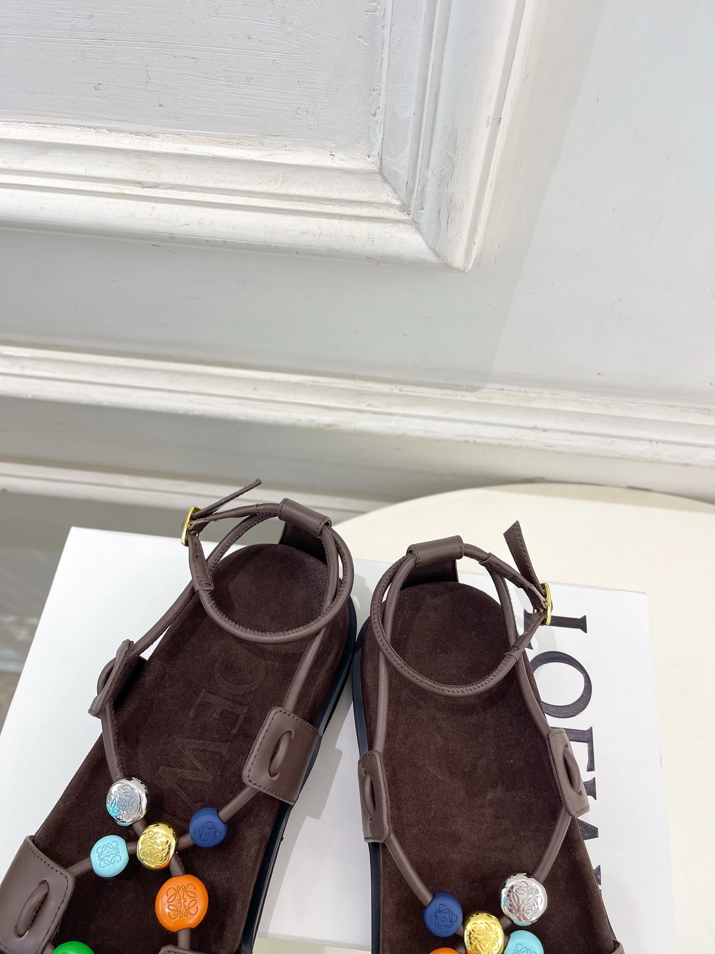 LOEWE 罗意威 2026春夏新品Pebble Beads彩虹珠珠罗马凉鞋—————————LOEWE