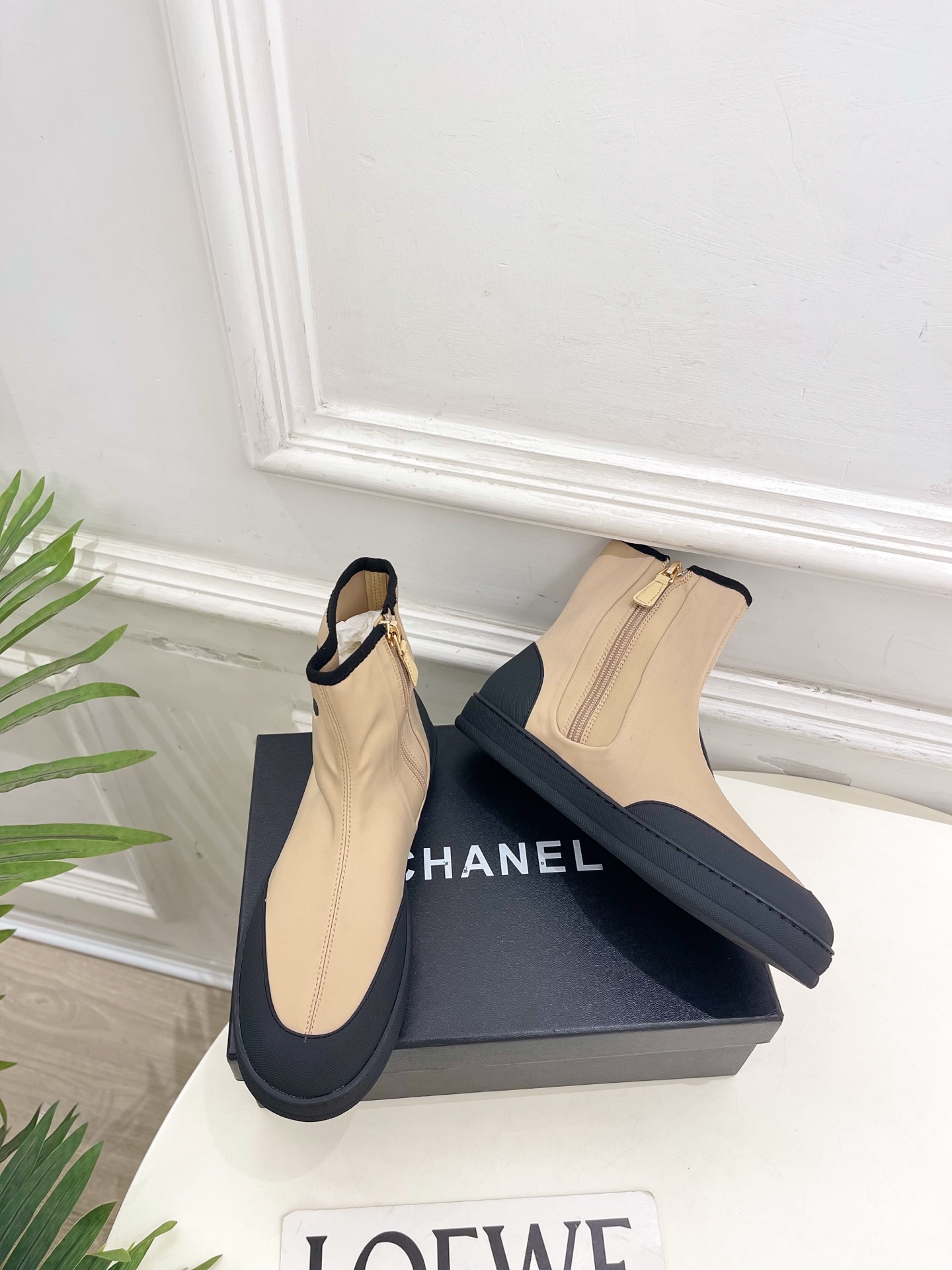 𝐂𝐇𝐀𝐍𝐄𝐋  | 小香  26𝐬𝐬 🦋2026 春夏新品  专柜经典走秀款 小香双C弹力短靴 系列上新