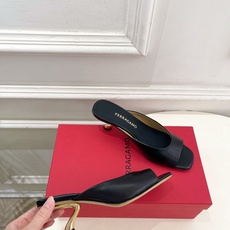 Ferragamo|菲拉格慕26𝐬𝐬2026春夏新品 极简异形金属跟拖鞋 半拖鞋 火爆上新! 这鞋绝对 Ferragamo|菲拉格慕26𝐬𝐬2026春夏新品 极简异形金属跟拖鞋 半拖鞋 火爆上新! 这鞋绝对