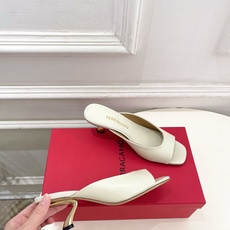 Ferragamo|菲拉格慕26𝐬𝐬2026春夏新品 极简异形金属跟拖鞋 半拖鞋 火爆上新! 这鞋绝对 Ferragamo|菲拉格慕26𝐬𝐬2026春夏新品 极简异形金属跟拖鞋 半拖鞋 火爆上新! 这鞋绝对