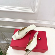 Ferragamo|菲拉格慕26𝐬𝐬2026春夏新品 极简异形金属跟拖鞋 半拖鞋 火爆上新! 这鞋绝对 Ferragamo|菲拉格慕26𝐬𝐬2026春夏新品 极简异形金属跟拖鞋 半拖鞋 火爆上新! 这鞋绝对
