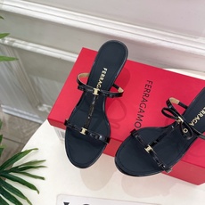 Ferragamo|菲拉格慕26𝐬𝐬2026春夏新品 经典小猫跟蝴蝶结拖鞋 火爆上新! 这鞋绝对是黑马 Ferragamo|菲拉格慕26𝐬𝐬2026春夏新品 经典小猫跟蝴蝶结拖鞋 火爆上新! 这鞋绝对是黑马