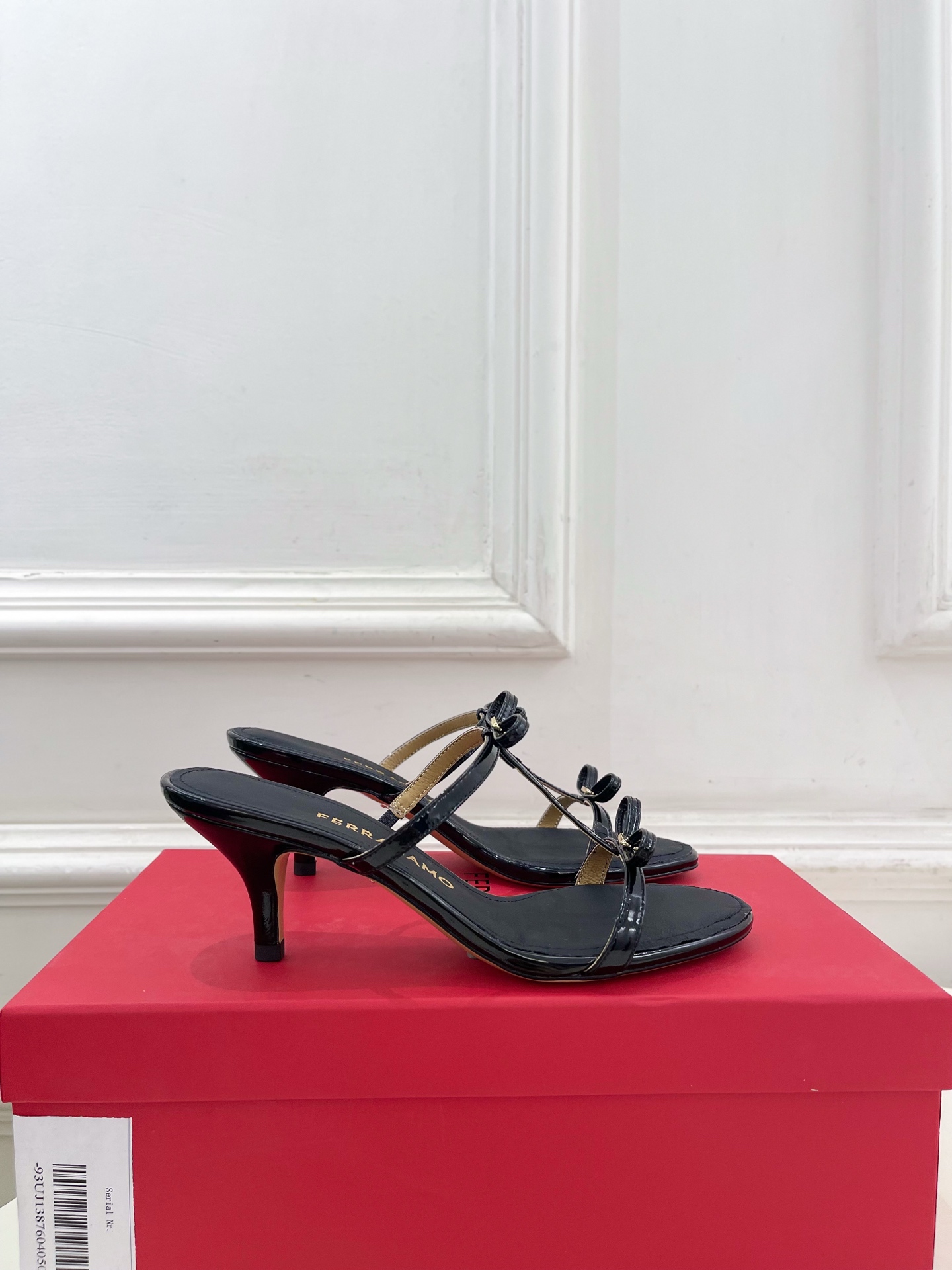 Ferragamo|菲拉格慕26𝐬𝐬2026春夏新品 经典小猫跟蝴蝶结拖鞋 火爆上新! 这鞋绝对是黑马 Ferragamo|菲拉格慕26𝐬𝐬2026春夏新品 经典小猫跟蝴蝶结拖鞋 火爆上新! 这鞋绝对是黑马