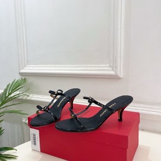 Ferragamo|菲拉格慕26𝐬𝐬2026春夏新品 经典小猫跟蝴蝶结拖鞋 火爆上新! 这鞋绝对是黑马 Ferragamo|菲拉格慕26𝐬𝐬2026春夏新品 经典小猫跟蝴蝶结拖鞋 火爆上新! 这鞋绝对是黑马