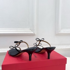 Ferragamo|菲拉格慕26𝐬𝐬2026春夏新品 经典小猫跟蝴蝶结拖鞋 火爆上新! 这鞋绝对是黑马 Ferragamo|菲拉格慕26𝐬𝐬2026春夏新品 经典小猫跟蝴蝶结拖鞋 火爆上新! 这鞋绝对是黑马