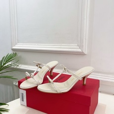 Ferragamo|菲拉格慕26𝐬𝐬2026春夏新品 经典小猫跟蝴蝶结拖鞋 火爆上新! 这鞋绝对是黑马 Ferragamo|菲拉格慕26𝐬𝐬2026春夏新品 经典小猫跟蝴蝶结拖鞋 火爆上新! 这鞋绝对是黑马