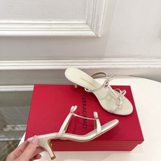 Ferragamo|菲拉格慕26𝐬𝐬2026春夏新品 经典小猫跟蝴蝶结拖鞋 火爆上新! 这鞋绝对是黑马 Ferragamo|菲拉格慕26𝐬𝐬2026春夏新品 经典小猫跟蝴蝶结拖鞋 火爆上新! 这鞋绝对是黑马