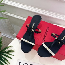 Ferragamo|菲拉格慕26𝐬𝐬2026春夏新品 经典小猫跟蝴蝶结拖鞋 火爆上新! 这鞋绝对是黑马 Ferragamo|菲拉格慕26𝐬𝐬2026春夏新品 经典小猫跟蝴蝶结拖鞋 火爆上新! 这鞋绝对是黑马