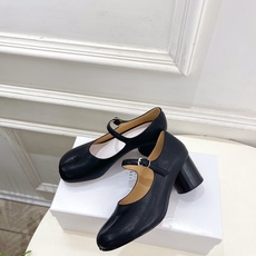 Maison Margiela· 马吉拉26𝐬𝐬 2026春夏新品MM6 分趾粗跟玛丽珍鞋 —————— Maison Margiela· 马吉拉26𝐬𝐬 2026春夏新品MM6 分趾粗跟玛丽珍鞋 ——————