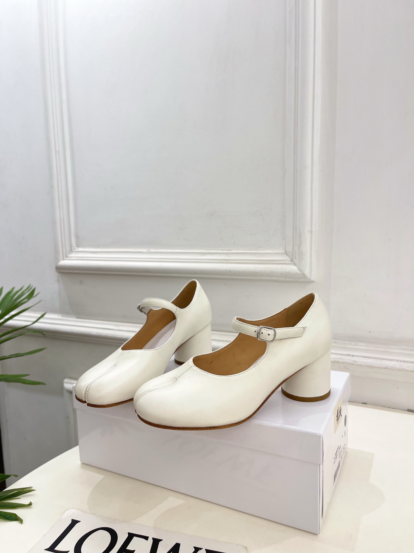 Maison Margiela· 马吉拉26𝐬𝐬 2026春夏新品MM6 分趾粗跟玛丽珍鞋 —————— Maison Margiela· 马吉拉26𝐬𝐬 2026春夏新品MM6 分趾粗跟玛丽珍鞋 ——————