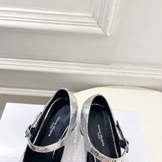 Maison Margiela· 马吉拉26𝐬𝐬 2026春夏新品MM6 分趾粗跟玛丽珍鞋 —————— Maison Margiela· 马吉拉26𝐬𝐬 2026春夏新品MM6 分趾粗跟玛丽珍鞋 ——————