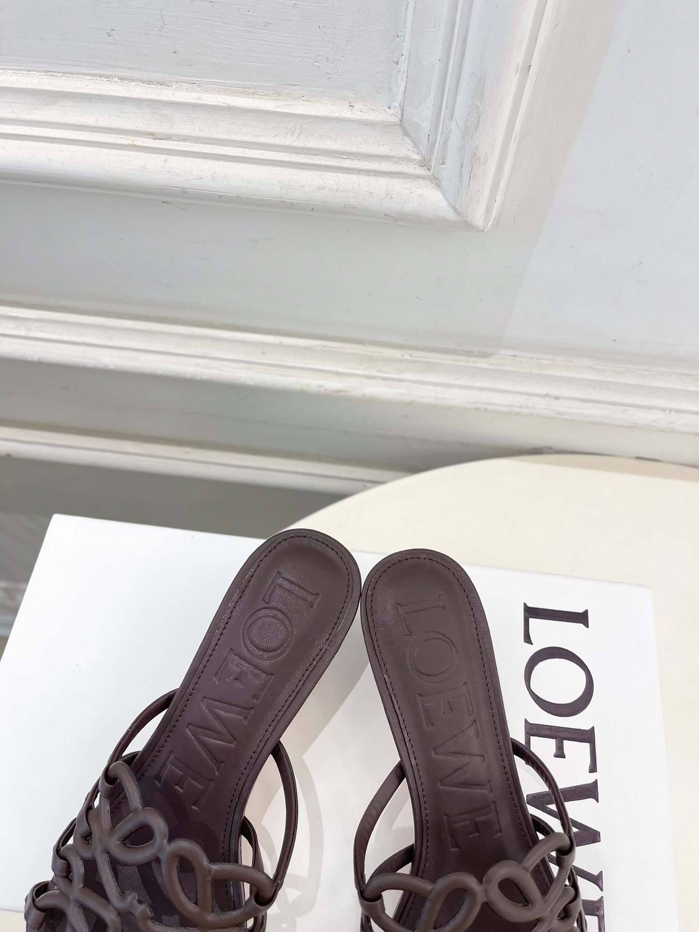LOEWE 罗意威 2026春夏新品  Petal Anagram镂空小猫跟拖鞋—————————LOE